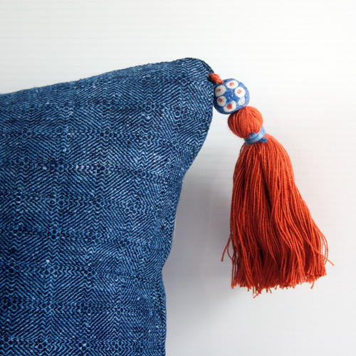 Shui Cushions with Tassels