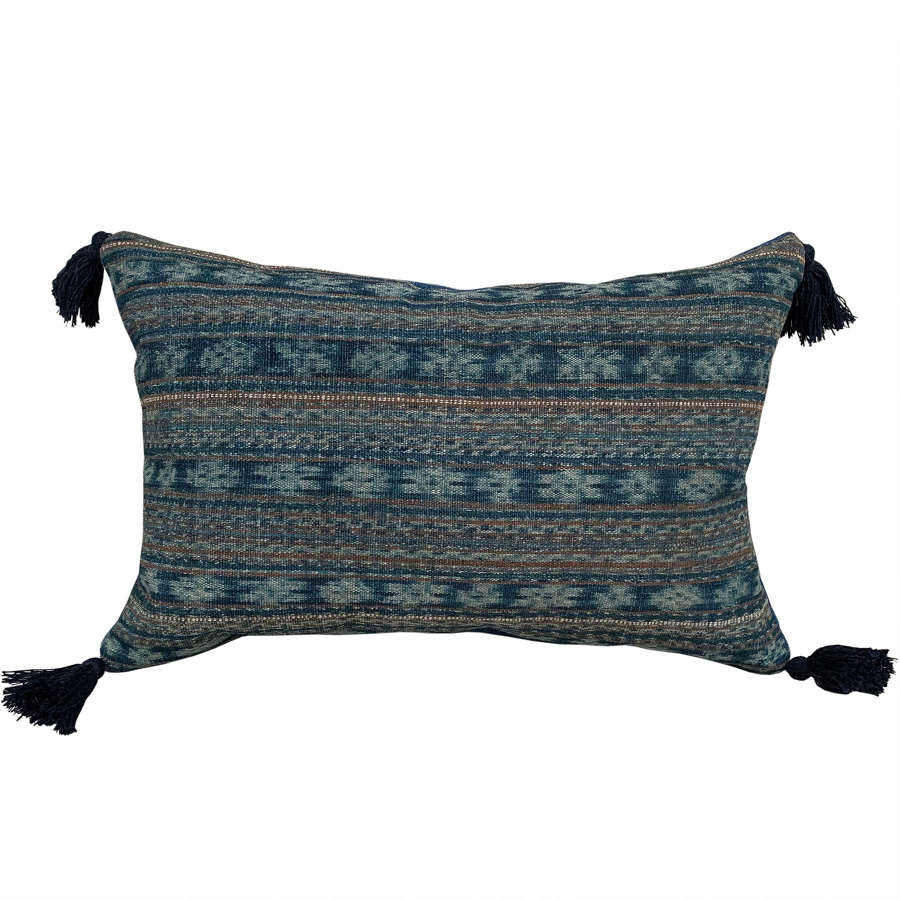 Flores ikat cushion with tassels