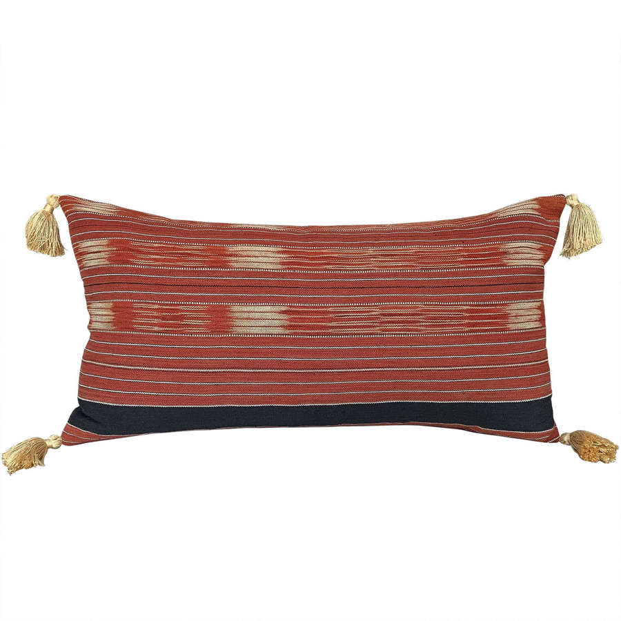 Long Karen cushion with tassels