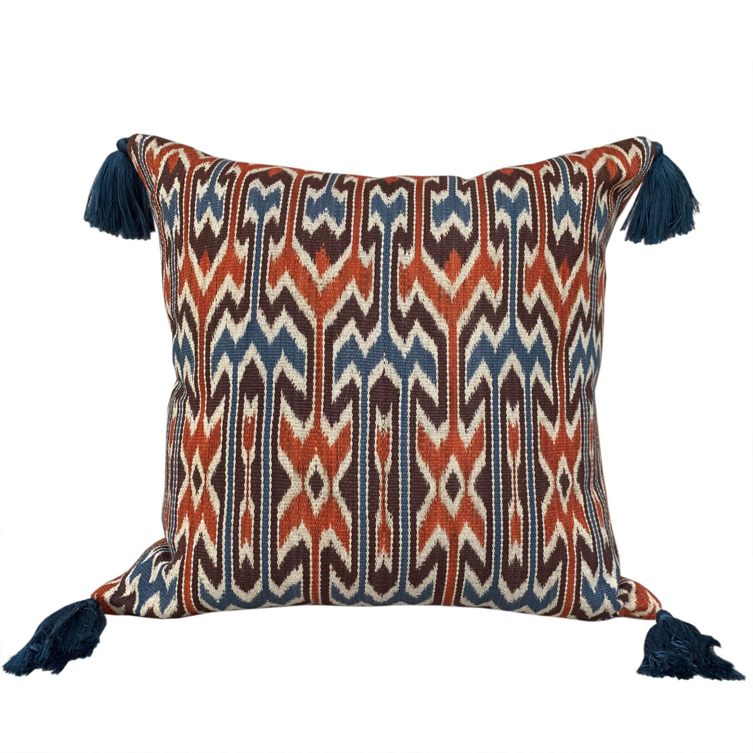 Sekomandi cushions with tassels
