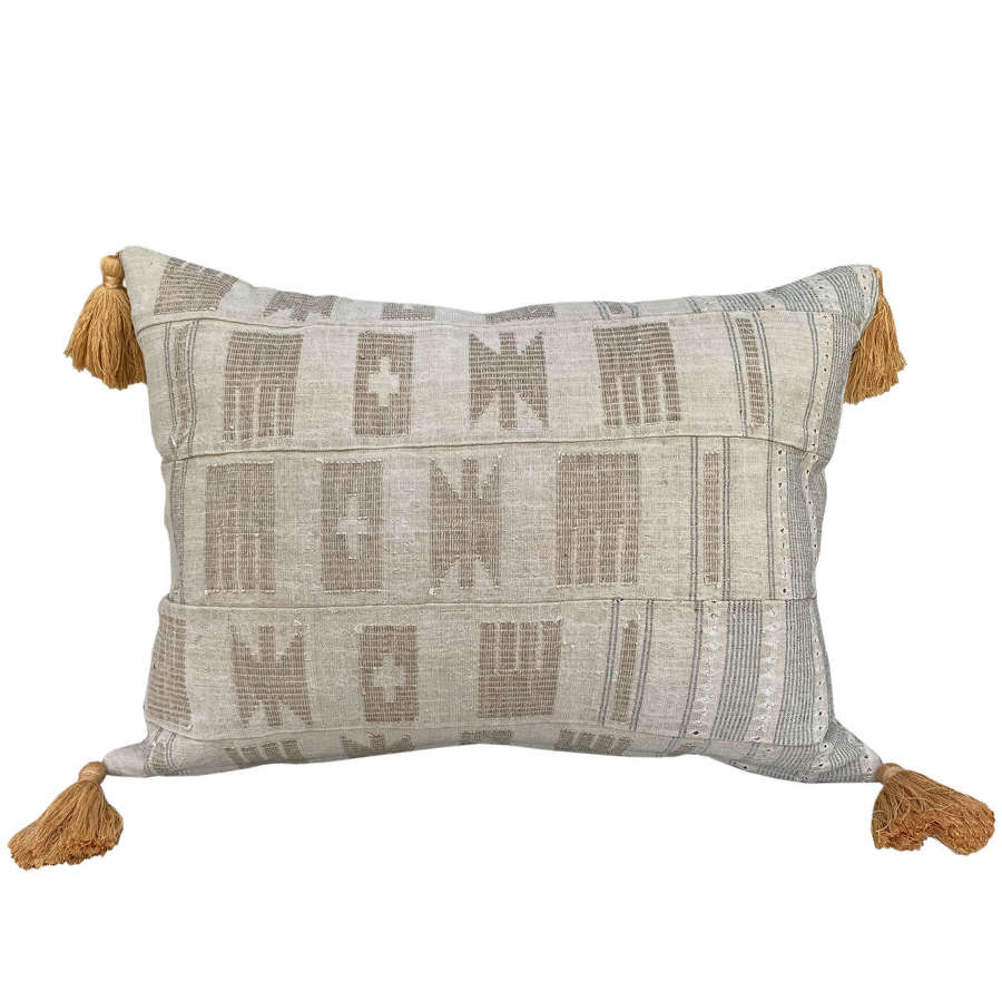 Yoruba cushion with tassels