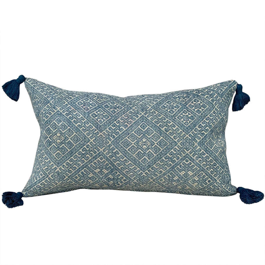 Dai Wedding Blanket Cushion With Tassels
