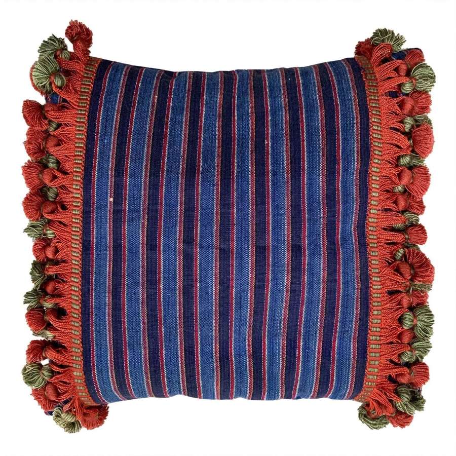 Lavender Pillow With Tassel Trim