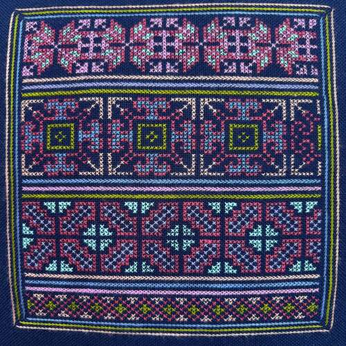 Akha Embroidery Cushion With Tassels