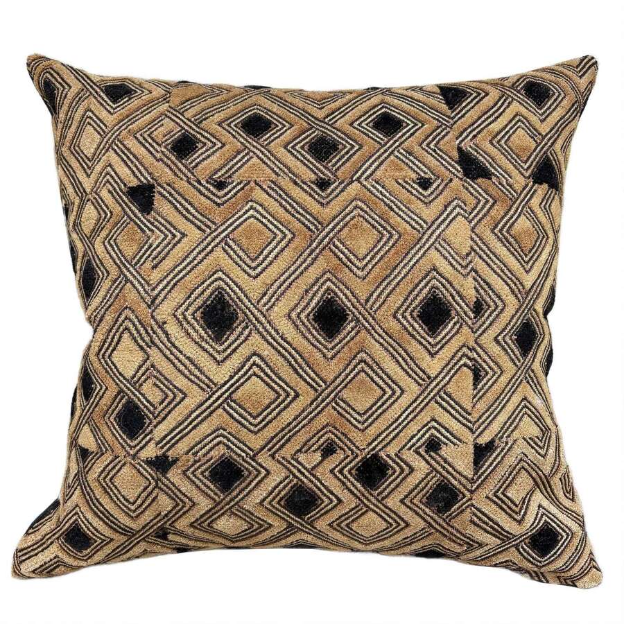 Kuba cloth cushion